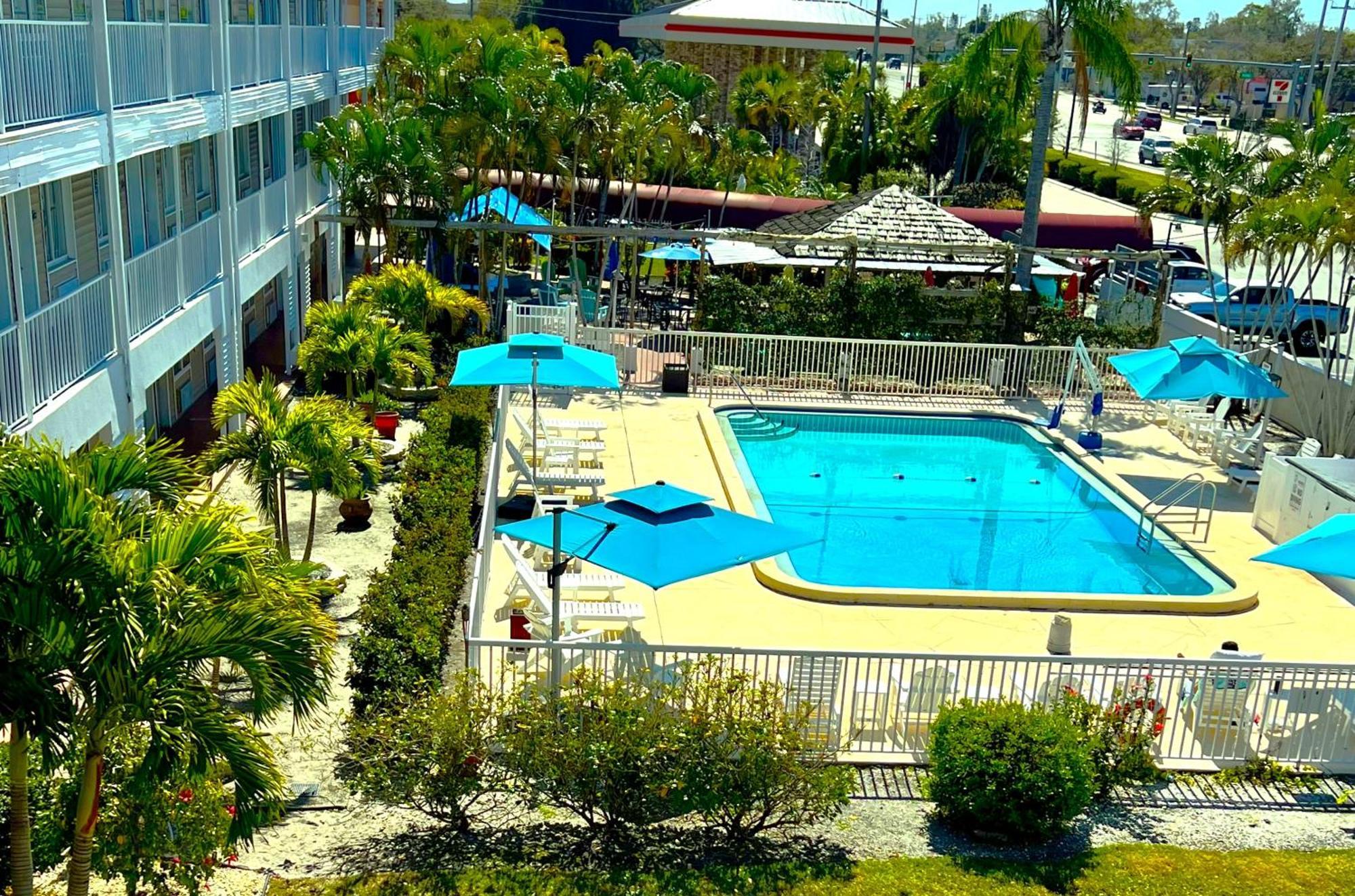Lantern Inn & Suites - Sarasota South Bradenton Exteriör bild